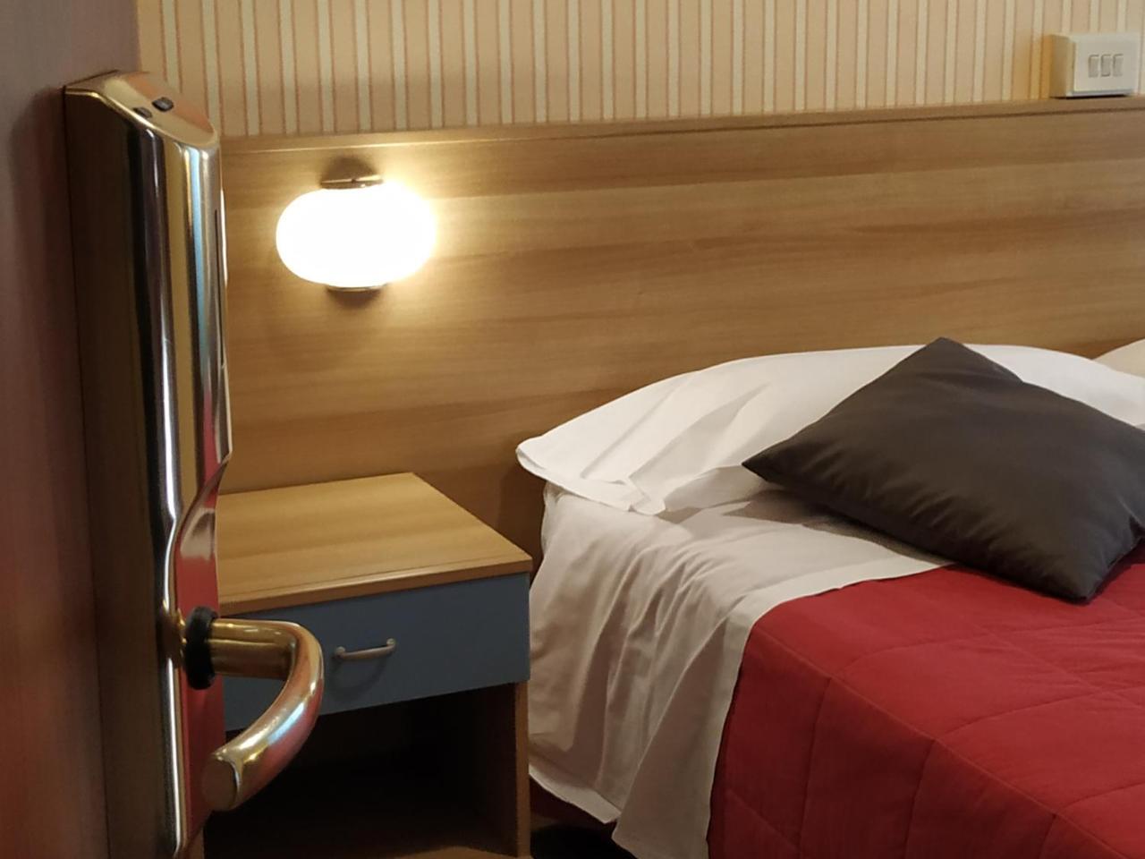 كامولّي Augusta Albergo B&B المظهر الخارجي الصورة
