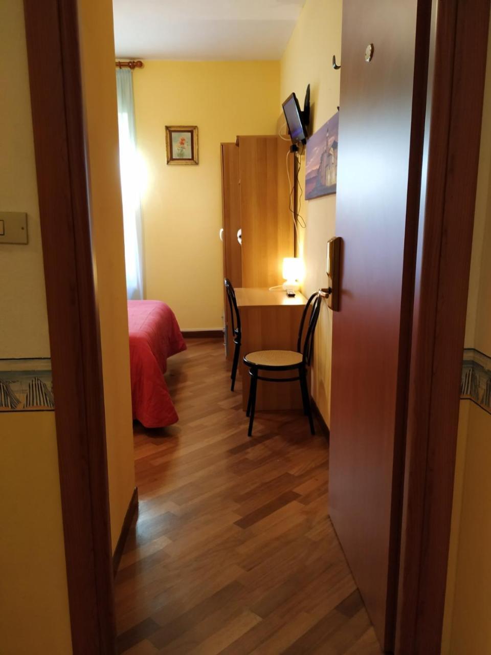 كامولّي Augusta Albergo B&B المظهر الخارجي الصورة