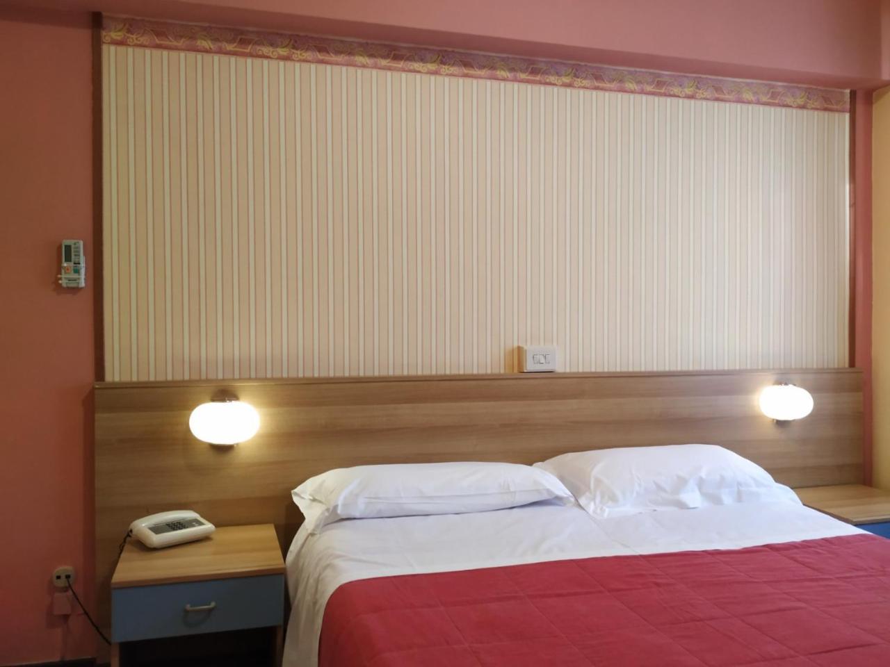 كامولّي Augusta Albergo B&B المظهر الخارجي الصورة